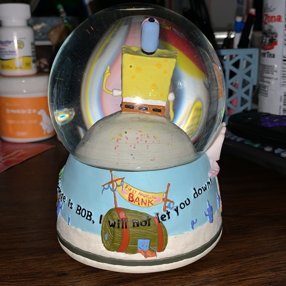 Spongebob Snowglobe - Picture 2 of 3